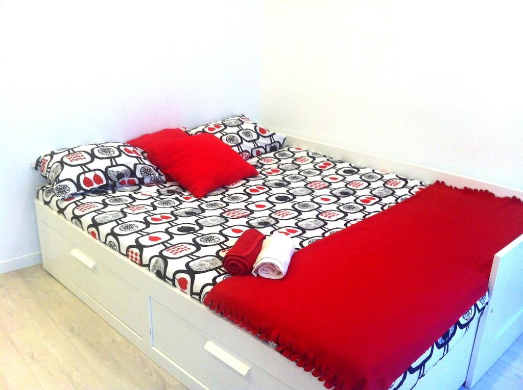 New House Design, Typical Lisbon Apartment Room photo
